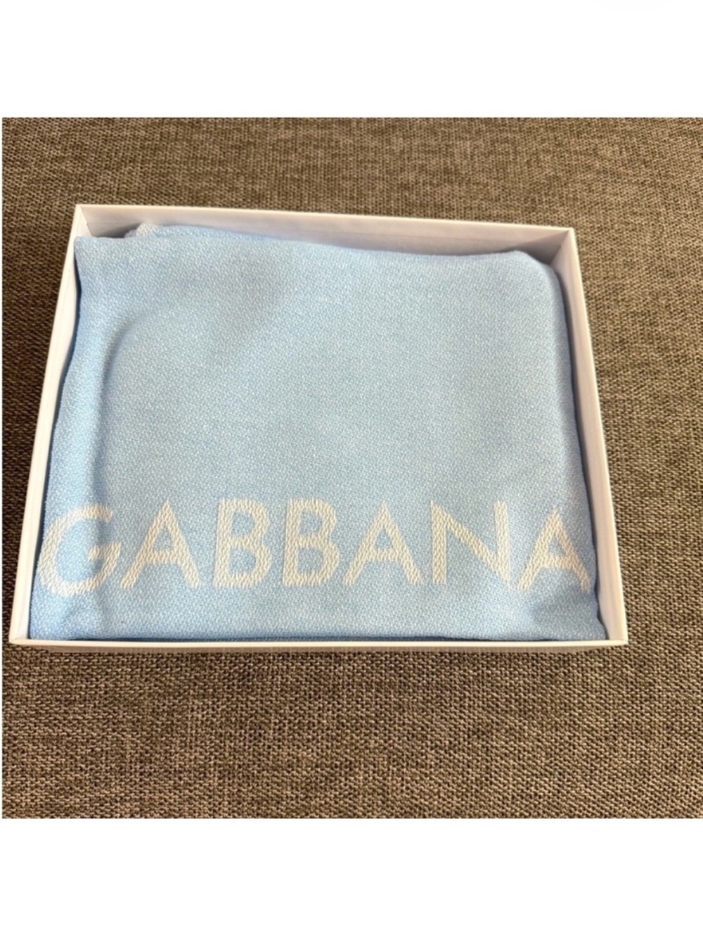 Dolce & Gabbana Light Blue Beach Towel - Picture 7 of 9